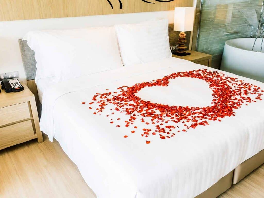 themed hotel rooms for couples | romantic adventure getaways